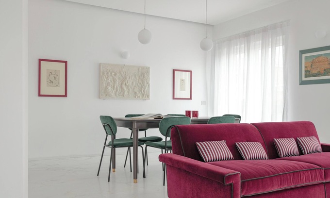 Trionfale Condominio | Modern Rooftop Getaway: Arte della Medaglia Gallery House
