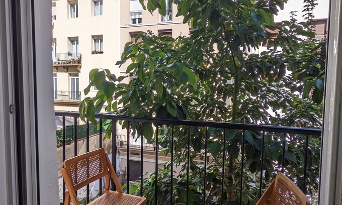 San Sebastian Apartamento | Modern-Rustic Apartment at the Heart of Donostia