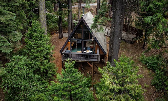 Camp Connell Cabina | Modern Rustic Lofted A-frame+Spacious Deck+Great Views+Central Heat+Wood Stove