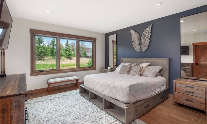 Whitefish Apartamento | Modern-Rustic Retreat + Full Kitchen, Soaking Tub, Office, Media Room & Deck