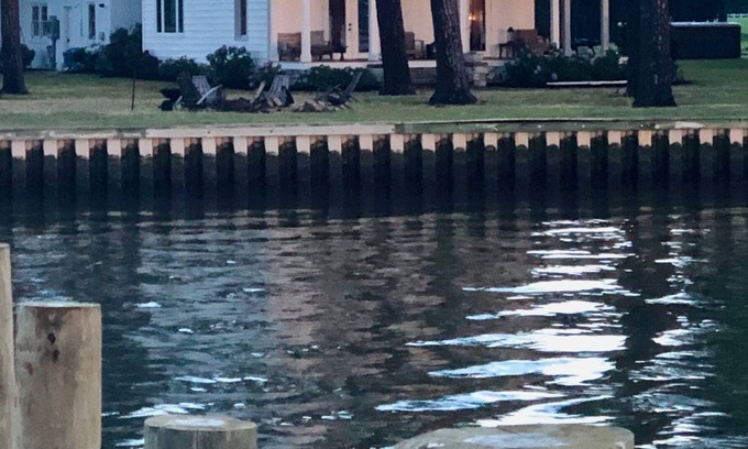 Secretary Casa | Modern Rustic Waterfront Home