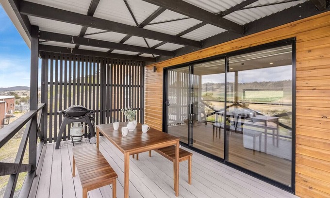 Richmond Casa | Modern & Scenic Valley Escape