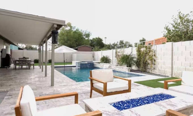 South Scottsdale Casa | Modern Scottsdale Home w/ Heated Pool/Spa/Fire Pit
