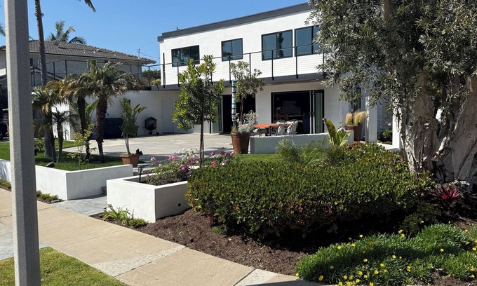 Seal Beach Casa | Modern Seal Beach Retreat Walk to Pier Relax & Explore OC Attractions