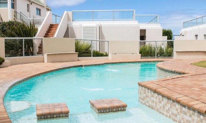 Summerstrand Apartamento | Modern Seaview Apartment