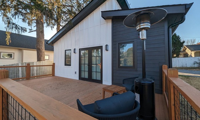 Oakley Casa | Modern Serenity Retreat Near Biltmore Estate - Where Luxury Meets Sustainability