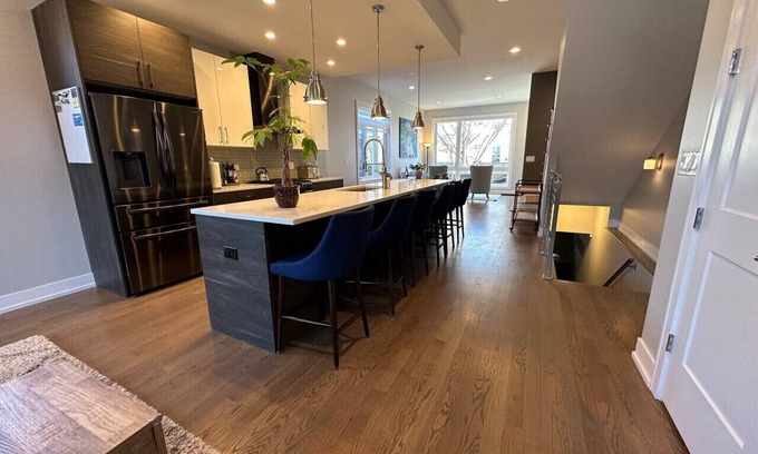 Lower West Side Casa | Modern SFH Near McCormick Place & Soldier Field