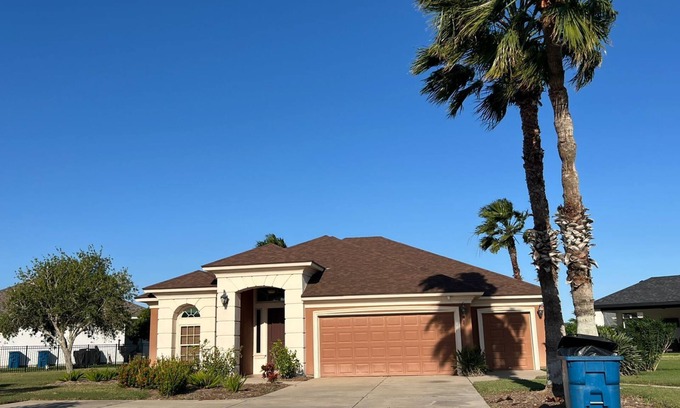 Port Isabel Casa | Modern Single Family Home near the Beach