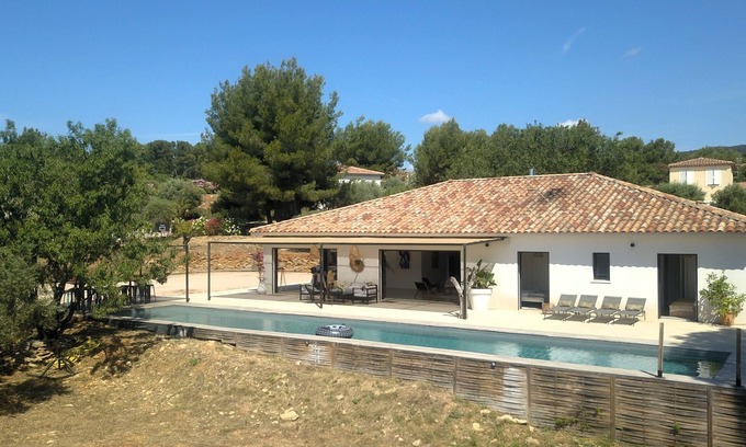 La Cadiere-d'Azur Villa | Villa contemporánea en un entorno idílico con su carril de natación