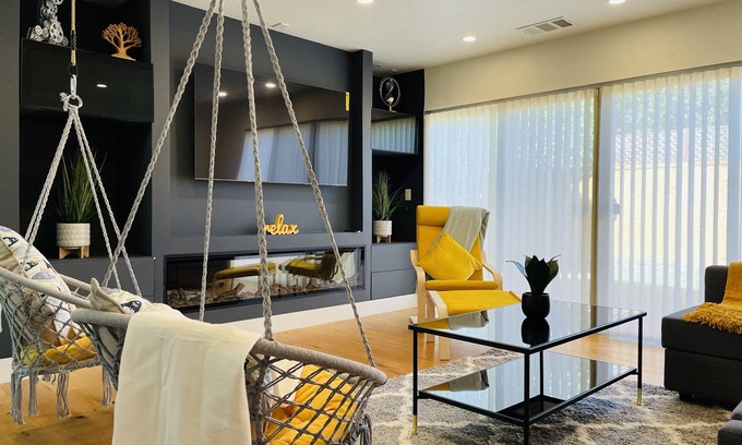 West San Jose Casa | Modern smart home *RARE* :AppleHQ, SantanaRow !