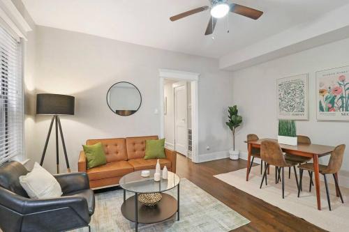 Hyde Park Apartamento | Modern & Spacious 3BR Apt with In-Unit Laundry - Bstone 2