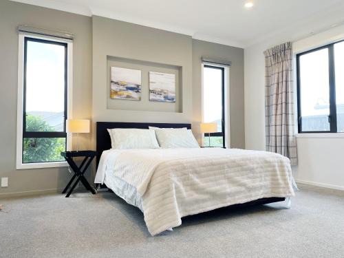 Hamilton Casa | Modern，Spacious 5 bedroom house in north Hamilton