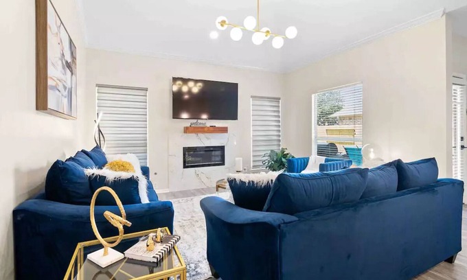 Barker Casa | Modern Spacious 5BD Home W Hot Tub Katy TX