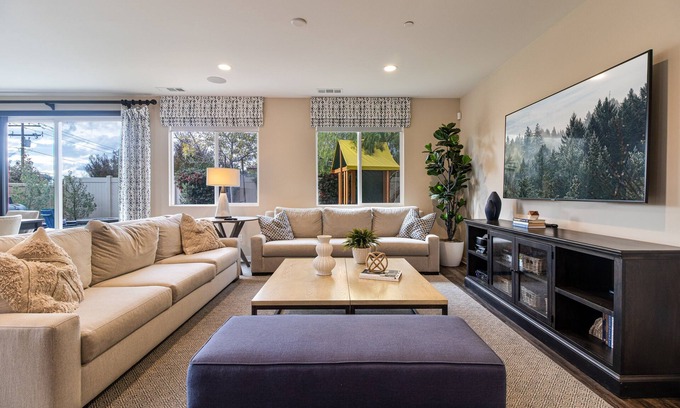 Mentone Casa | Modern & Spacious Family/Pet-Friendly Home
