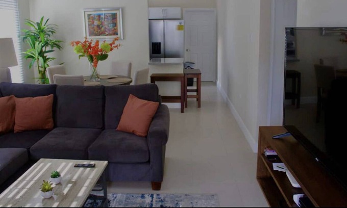 Lucea Casa | Modern Spacious Holiday Home 5 mins from beach!
