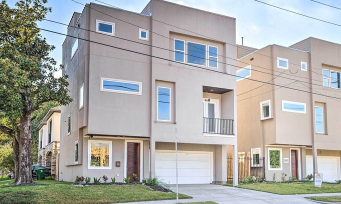 Riverside Terrace Casa | Modern & Spacious Houston Home - Pets Welcome!