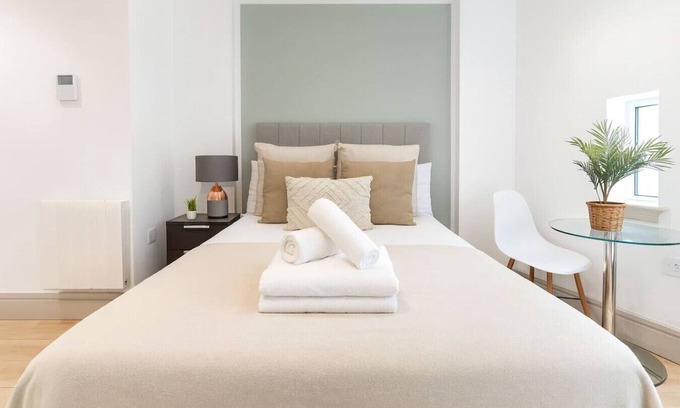 Grove Apartamento | Modern Studio Flat in Kingston
