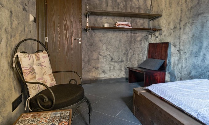 Zeljeznica Apartamento | Modern Studio Flat w Sea and Nature View in Bar