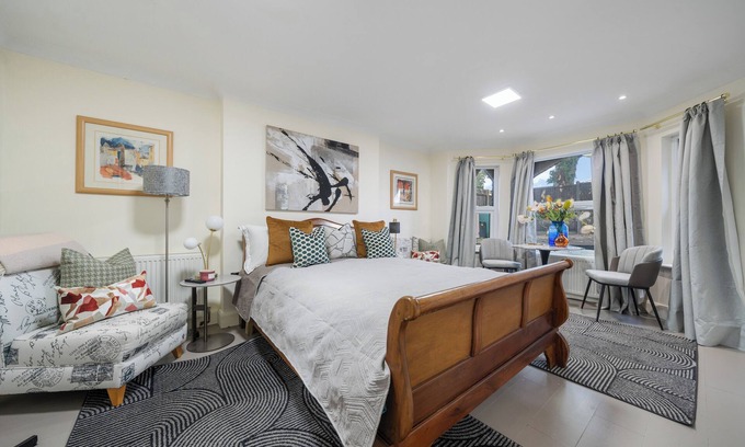North Acton Apartamento | Modern Studio in Leamington Park + Free Parking