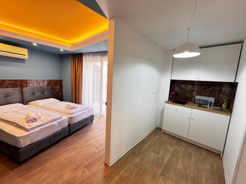 Limassol Apartamento | Modern Studio Nr5 private Kitchenette and Bathroom
