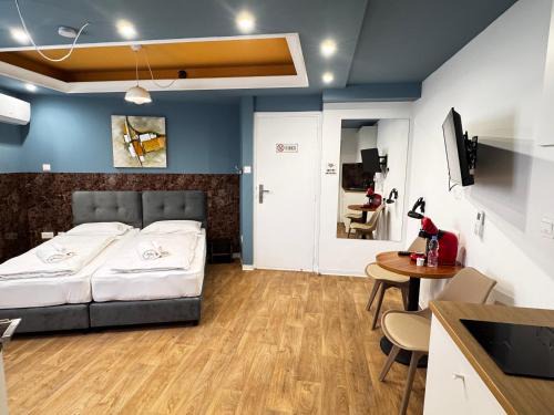 Limassol Apartamento | Modern Studio Nr6 private Kitchenette and Bathroom