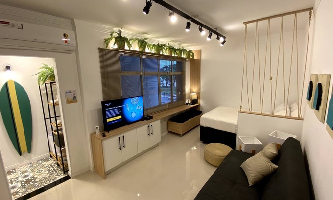 Boqueirao Apartamento | Modern studio on the beach promenade