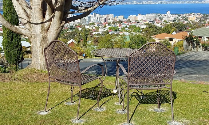 West Hobart Apartamento | Modern studio walking distance to Hobart and Mt Knocklofty