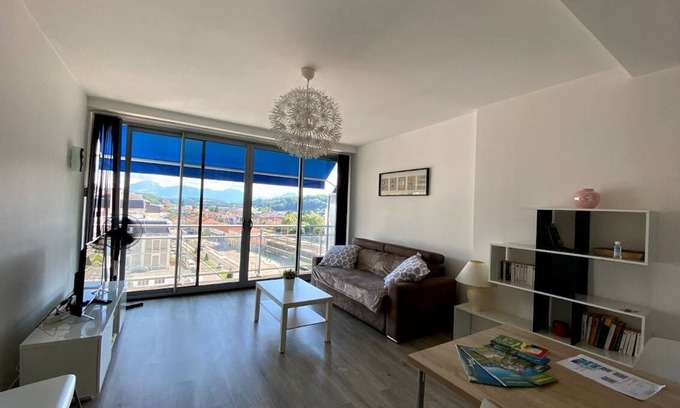 Aix-les-Bains City Center Apartamento | Modern studio with breathtaking view close to the train station