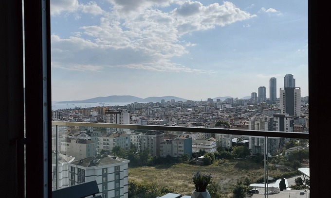 Kartal Apartamento | Modern Studio with Balcony