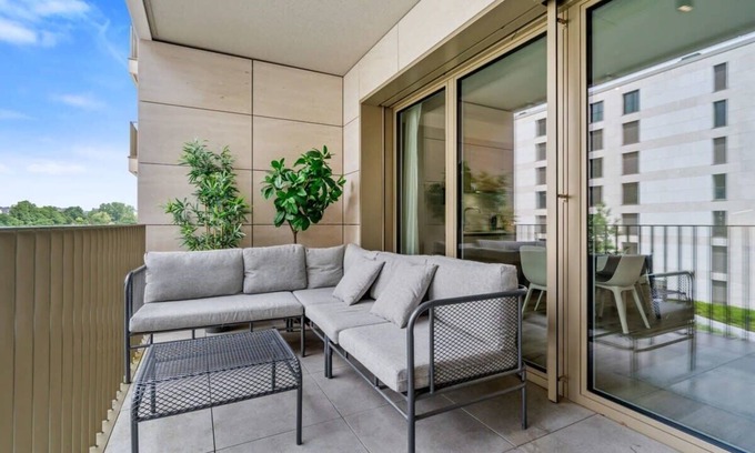 Gasperich Apartamento | Fully Equip Studio w Balc & Prkg Cloche dOr ID55