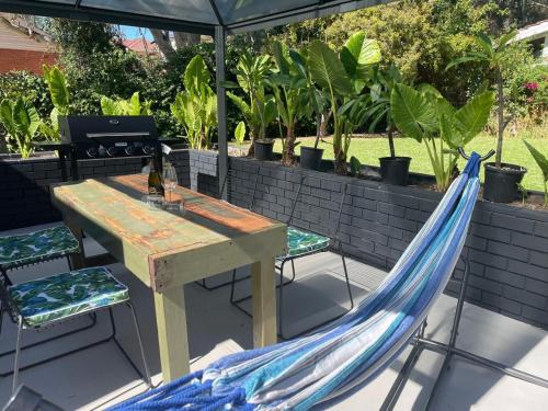 Athelstone Apartamento | Modern studio with private patio