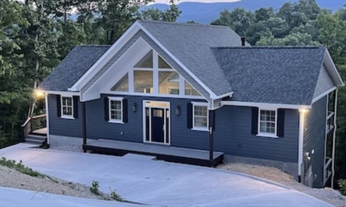 Jacksboro Casa | Modern style lake front home with everything you need to escape your busy lives.