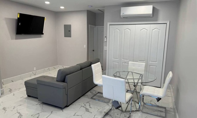 Bahamas Terrace Apartamento | Modern Stylish 1 bed-1 bath
