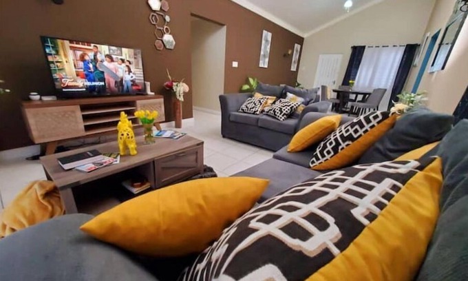 Saint Andrew Casa | Modern, Stylish 4-BR Home Cherry Gardens Kingston