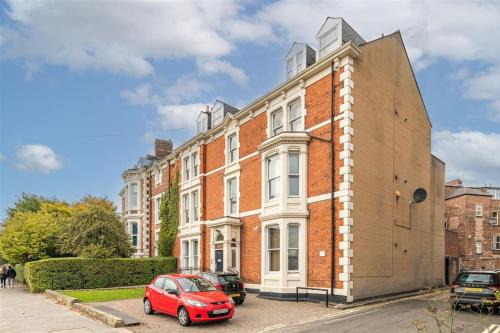 Jesmond Apartamento | Modern Stylish Jesmond Apartment with parking.
