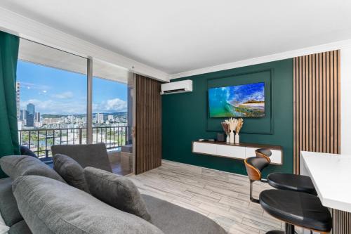 Waikiki Apartamento | Modern Suite Free Parking View AC King Bed Kitchen