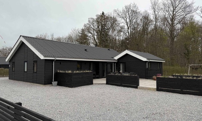 Pøt Strandby Casa | Modern summer house in Pøt with spa & sauna