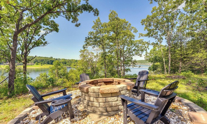 Shell Knob Casa | Modern Table Rock Lake Retreat w/Deck & Views!