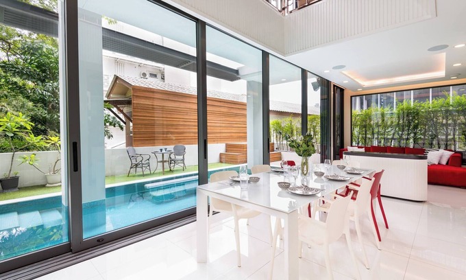 Thonglor Villa | Moderna casa de lujo con piscina y ascensor