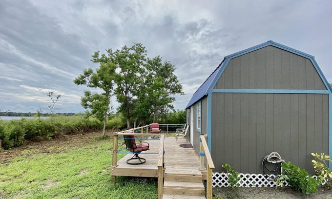 Winter Haven Cabaña | *Modern Tiny Lake Cottage*AceLoc*4miles*LEGOLAND*