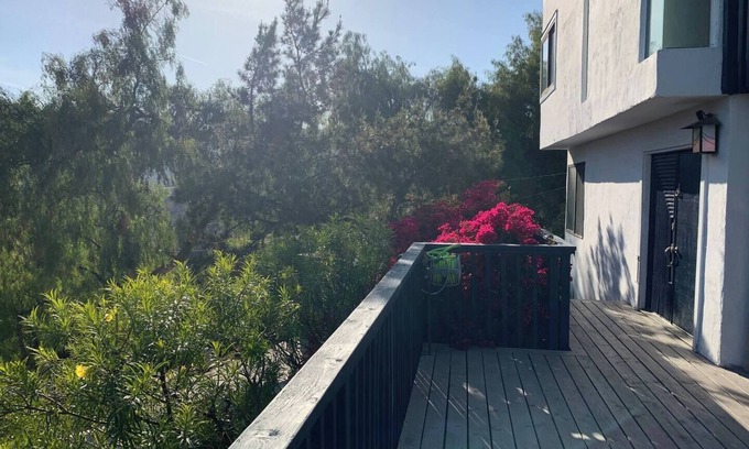 Topanga Casa | Modern Topanga View Home, Family Friendly, 15 min From Beach