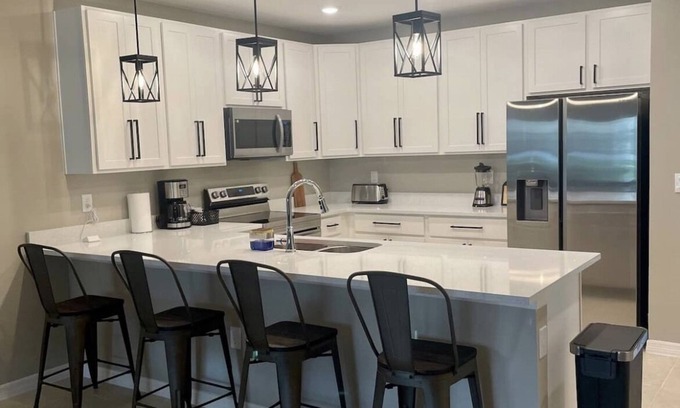 Kissimmee Casa | Modern TownHouse 15minutes from Disney