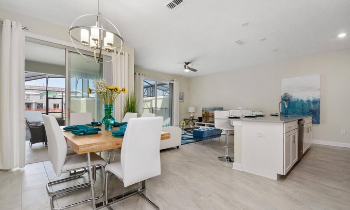 Kissimmee Chalet De Esquí | Modern Townhouse 4Bed/3Bath/Pool/5Min Disney