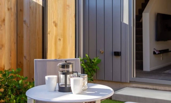 Upper Riccarton Casa | Modern Townhouse by Middleton Park, 1 bed 1 bath