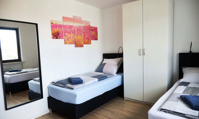 Offenbach am Main Apartamento | Modern two bedroom apartment with balcony - Parking available - Free Bike Rentals
