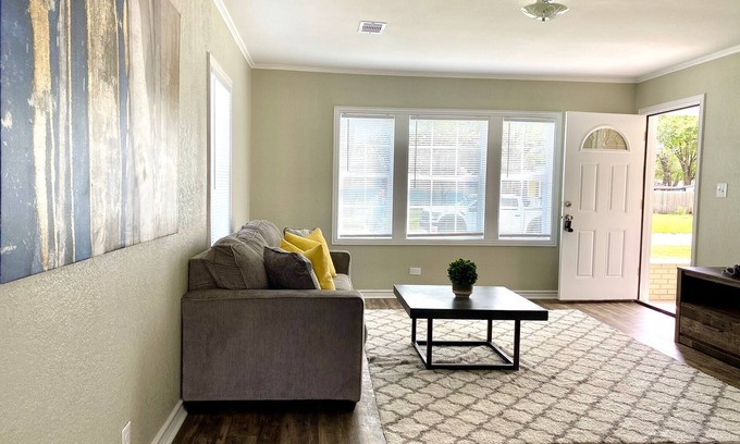 Texas City Casa | Modern Two Bedroom House near Galveston. Perfect for fishing, shopping, family.