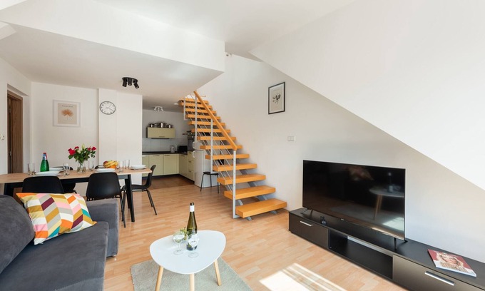 Smichov Apartamento | Modern two-level apartment with balcony