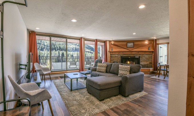 Keystone Condominio | Este condominio de 1 dormitorio se encuentra en un lugar divertido en Lakeside Village. Usted puede disfrutar de remo en el verano y patinaje sobre hielo en el invierno. También está a un corto trayecto en autobús de las pistas. Los condominios de Mont...