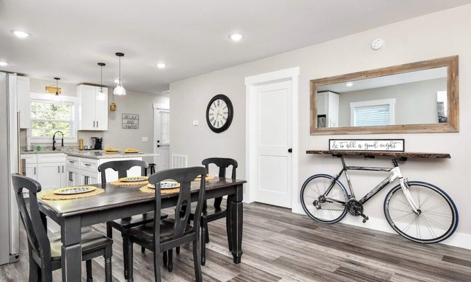 Dunean Casa | Modern Urban Retreat in Downtown Greenville