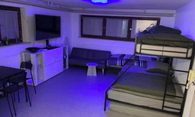 Magstadt Apartamento | Modern Urban Studio Apartment S-bahn 27qm for 6 Near Mercedes Benz Sindelfingen